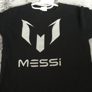 Leo Messi tshirt medium boys